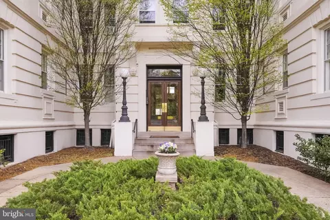 1657 31st St NW #203, Washington, DC 20007
