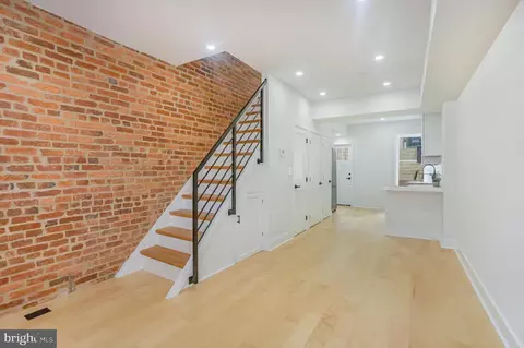 536 Hobart Pl NW, Washington, DC 20001