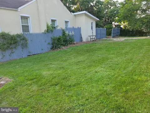 5104 D St SE, Washington, DC 20019 photo 2