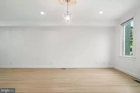 819 6th St NE, Washington, DC 20002 photo 4