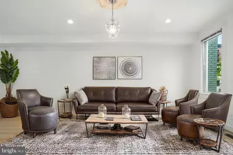 819 6th St NE, Washington, DC 20002 photo 3