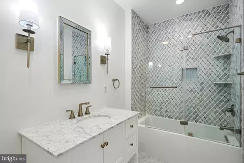 819 6th St NE, Washington, DC 20002 photo 28