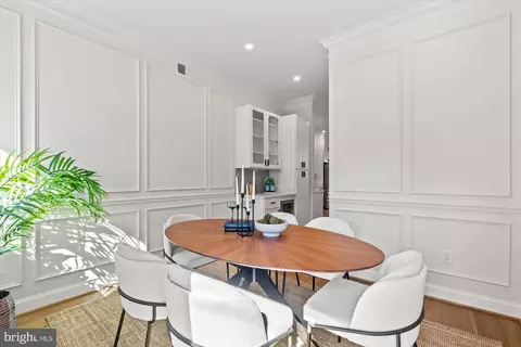 Dining - 608 9th St NE, Washington, DC 20002 photo 2 of 3
