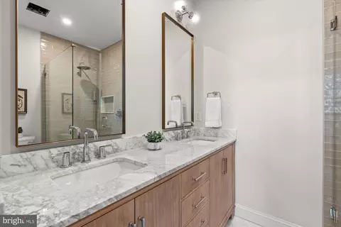 Bath - 608 9th St NE, Washington, DC 20002 photo 2 of 5