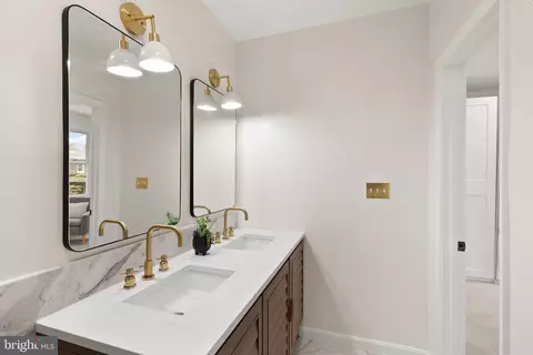 1711 Bay St SE, Washington, DC 20003 photo 26