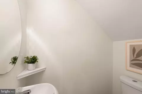1711 Bay St SE, Washington, DC 20003 photo 19