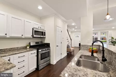 1711 Bay St SE, Washington, DC 20003 photo 12