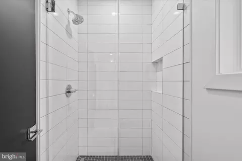 313 I NE #1, Washington, DC 20002 photo 16