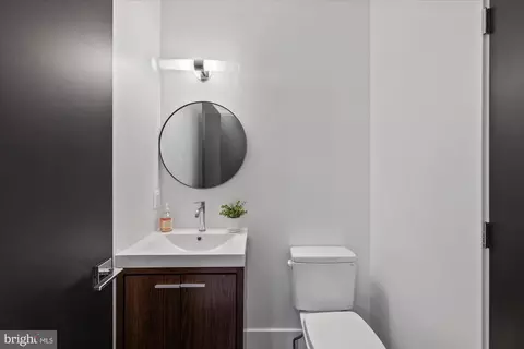 313 I NE #1, Washington, DC 20002 photo 14