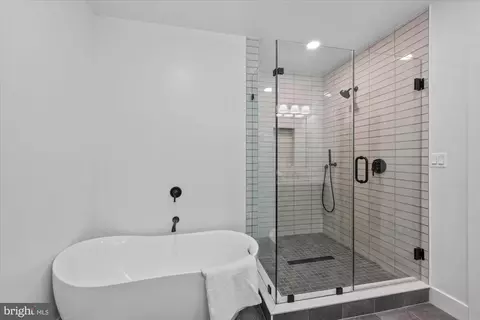 313 I NE #1, Washington, DC 20002 photo 25