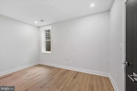 313 I NE #1, Washington, DC 20002 photo 28