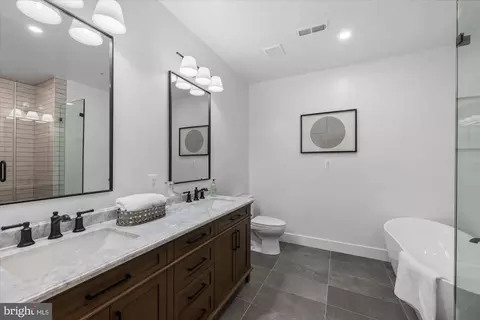 313 I NE #1, Washington, DC 20002 photo 23