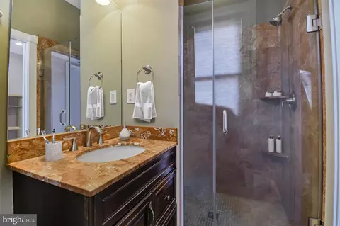 1330 35th St NW, Washington, DC 20007 photo 17