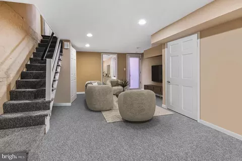 1330 35th St NW, Washington, DC 20007 photo 24