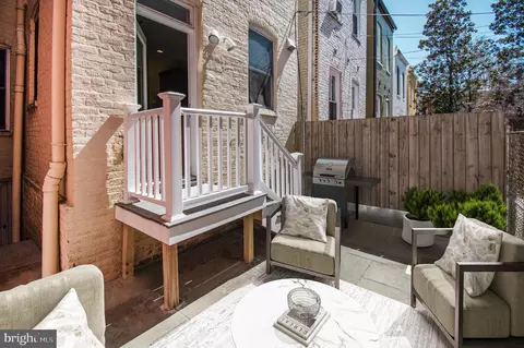 1330 35th St NW, Washington, DC 20007 photo 30