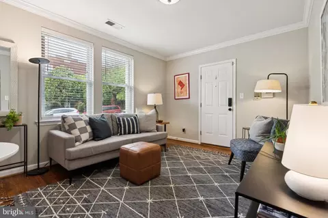 401 Douglas St NE #B, Washington, DC 20017