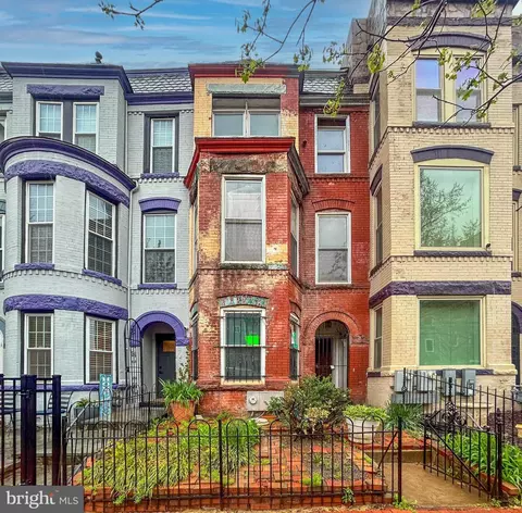 821 4th St NE, Washington, DC 20002