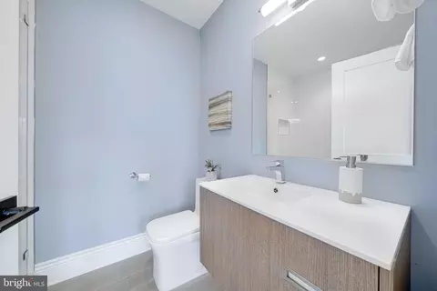 1728 D St SE, Washington, DC 20003 photo 10