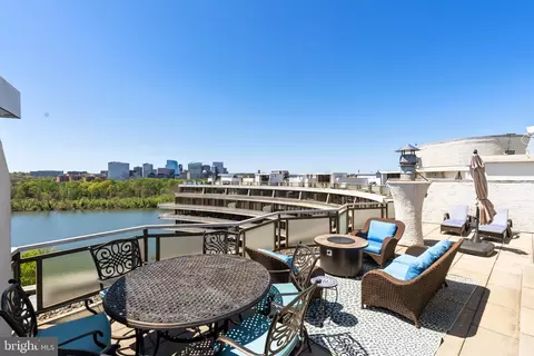 700 New Hampshire Ave NW #1518, Washington, DC 20037