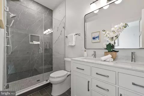 Bath - 647 G St SE #3, Washington, DC 20003 photo 1 of 2