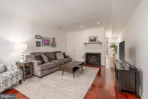 1715 15th St NW #18, Washington, DC 20009