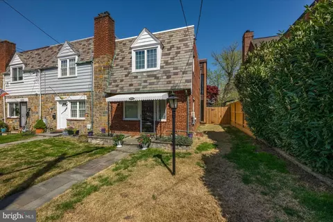 5249 43rd St NW, Washington, DC 20015
