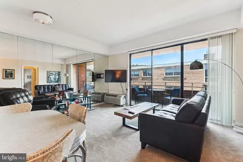 2141 P St NW #1010, Washington, DC 20037