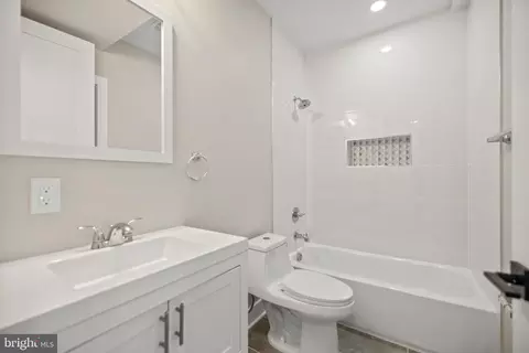 Bath - 824 18th St NE UNIT 102, Washington, DC 20002 photo 1 of 1