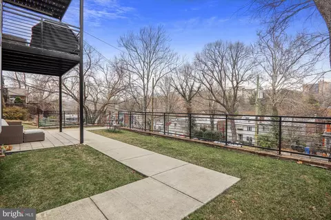 Exterior - 3937 Davis Pl NW #2, Washington, DC 20007 photo 4 of 4