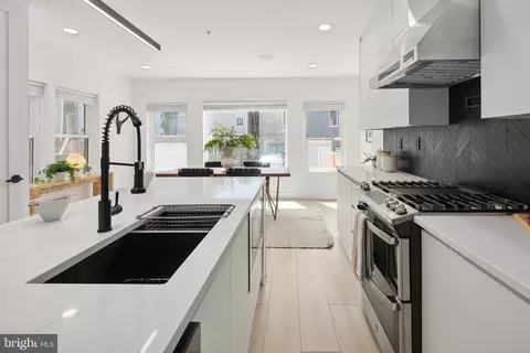 655 Morton Pl NE #1, Washington, DC 20002 photo 8