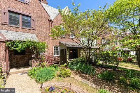 1533 44th St NW, Washington, DC 20007