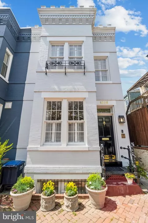 1626 34th St NW, Washington, DC 20007