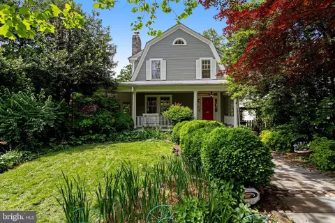 6218 30th St NW, Washington, DC 20015
