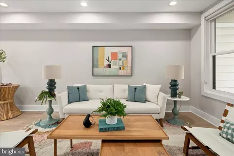 1007 I St SE, Washington, DC 20003 photo 8