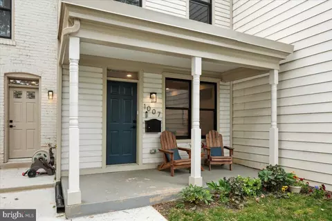 1007 I St SE, Washington, DC 20003 photo 2