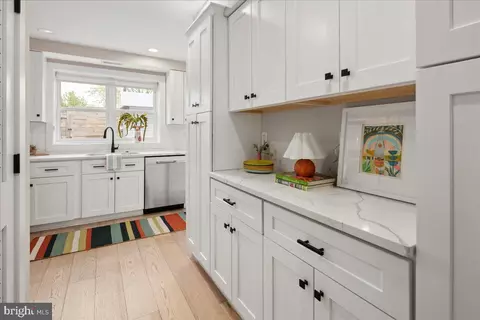 1007 I St SE, Washington, DC 20003 photo 24