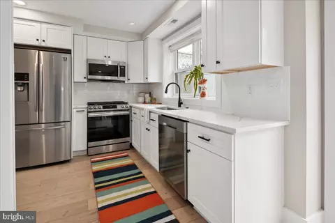 1007 I St SE, Washington, DC 20003 photo 18