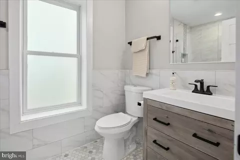 1007 I St SE, Washington, DC 20003 photo 33