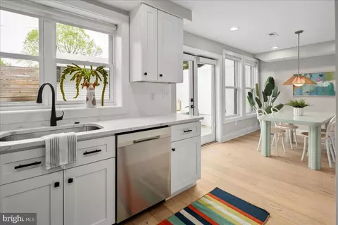 1007 I St SE, Washington, DC 20003 photo 23
