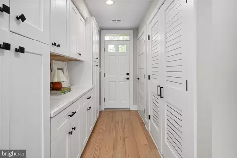 1007 I St SE, Washington, DC 20003 photo 25