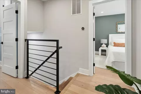 1007 I St SE, Washington, DC 20003 photo 28