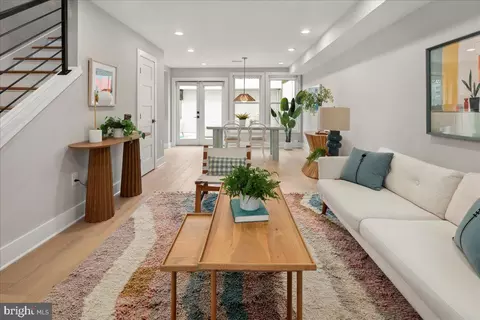 1007 I St SE, Washington, DC 20003 photo 11