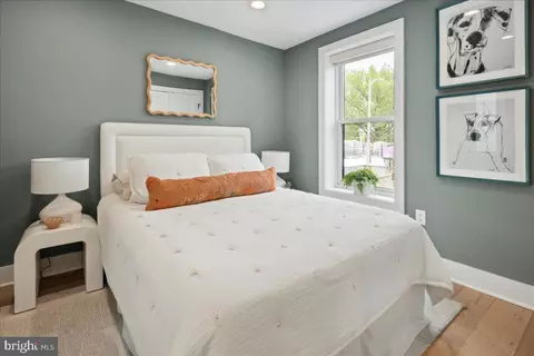 1007 I St SE, Washington, DC 20003 photo 29