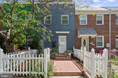 429 20th St NE #2, Washington, DC 20002
