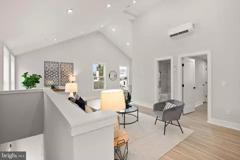 Entry Way - 1610 Foxhall Rd NW, Washington, DC 20007 photo 10 of 11