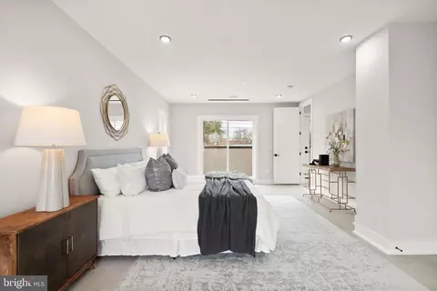 Bedroom - 1610 Foxhall Rd NW, Washington, DC 20007 photo 5 of 6