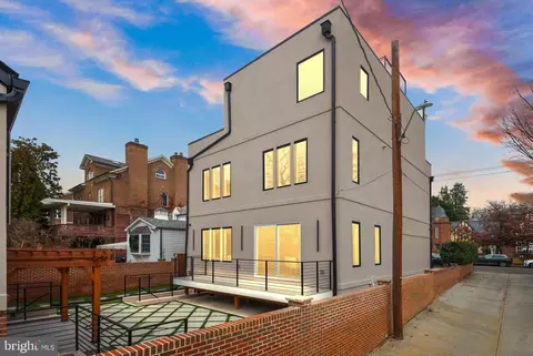 Exterior - 1610 Foxhall Rd NW, Washington, DC 20007 photo 6 of 10