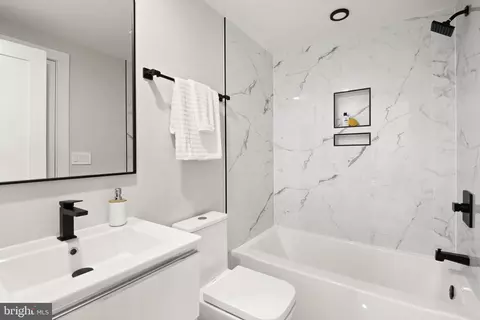 Bath - 1610 Foxhall Rd NW, Washington, DC 20007 photo 9 of 10