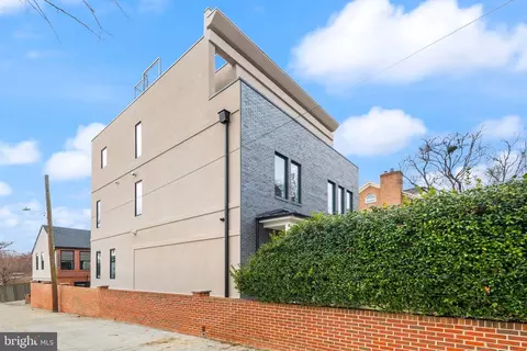 Exterior - 1610 Foxhall Rd NW, Washington, DC 20007 photo 9 of 10