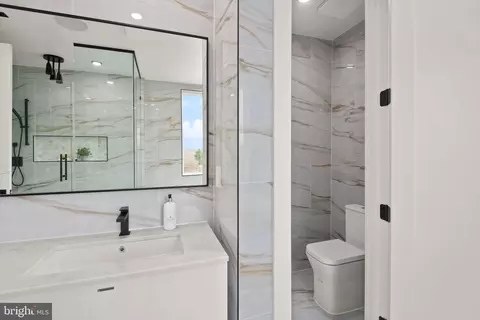 Bath - 1610 Foxhall Rd NW, Washington, DC 20007 photo 6 of 10